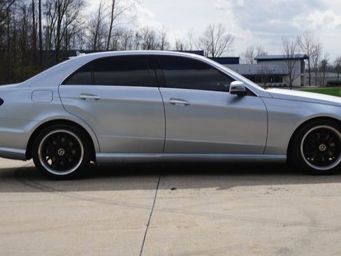 Used 2013 Mercedes-Benz E 350 BlueTEC Sedan image 6
