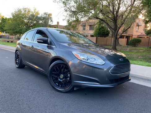 Used 2016 Ford Focus Electric Hatchback image 2