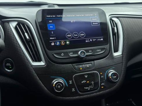 Used 2022 Chevrolet Malibu LS FWD image 29
