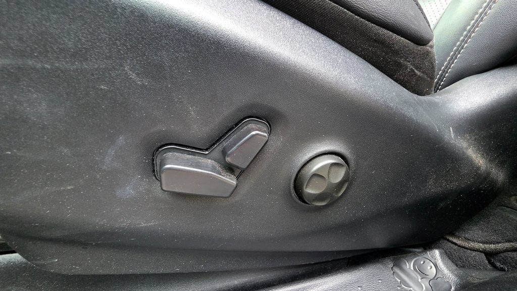 Used 2025 Chrysler Pacifica Select FWD image 23