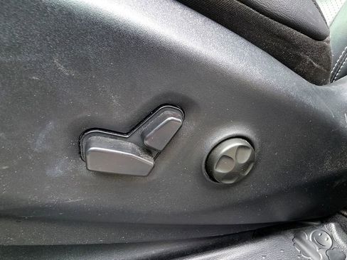 Used 2025 Chrysler Pacifica Select FWD image 23