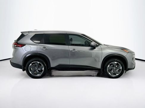 Used 2024 Nissan Rogue SV w/ SV Premium Package FWD image 4