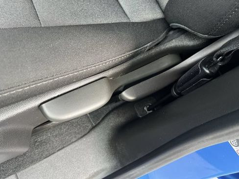 Used 2025 Chevrolet Colorado Trail Boss AWD/4WD image 16