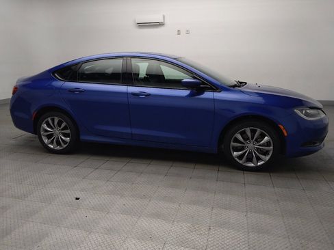Used 2016 Chrysler 200 S FWD image 11