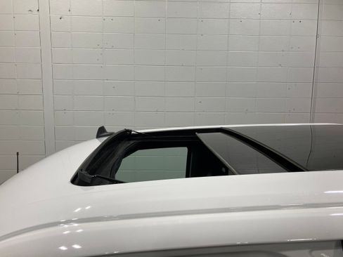 Used 2019 Ford F150 Lariat w/ Equipment Group 502A Luxury AWD/4WD image 24