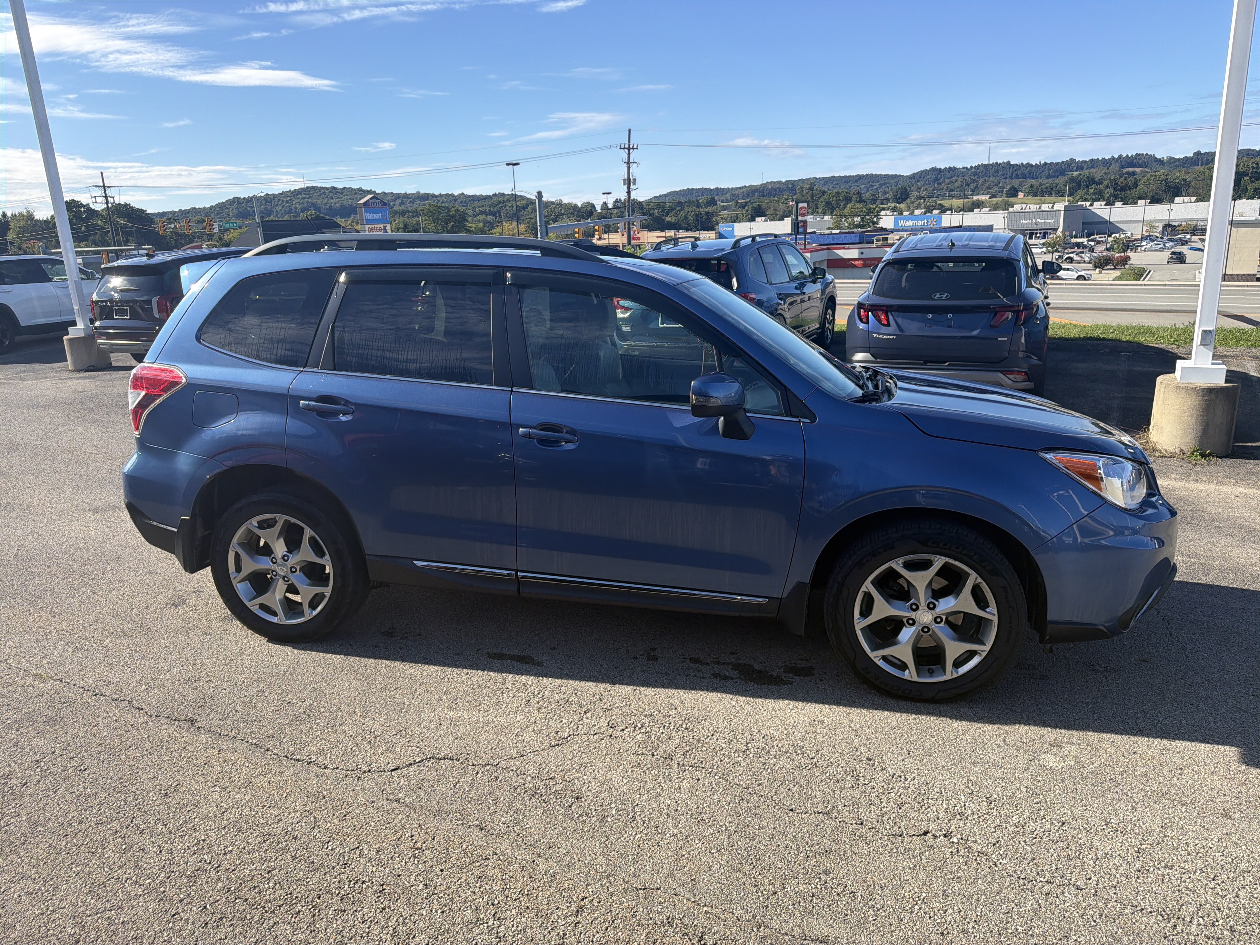 Used 2015 Subaru Forester 2.5i Touring AWD/4WD image 2