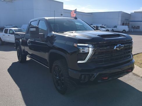 New 2026 Chevrolet Silverado 2500 LTZ w/ Trail Boss Package AWD/4WD image 2