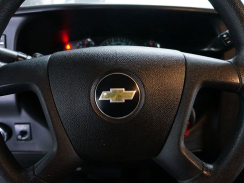 Used 2018 Chevrolet Express 3500 image 14