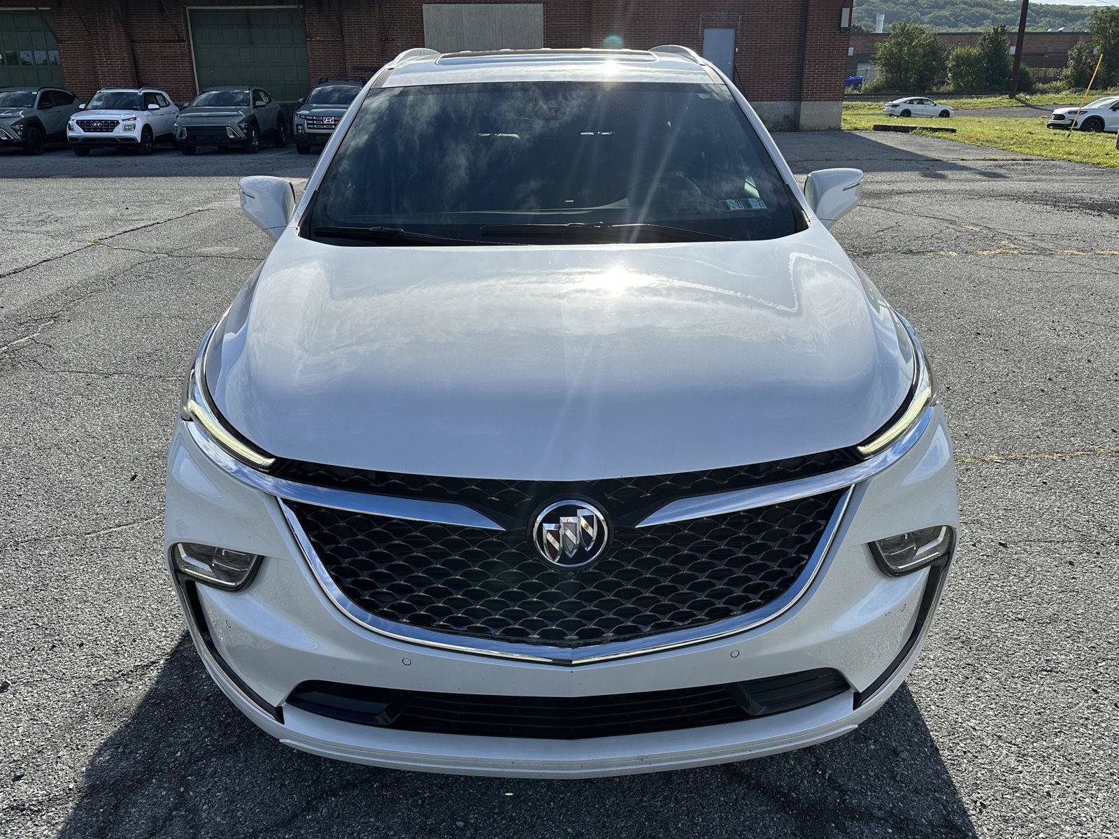 Used 2022 Buick Enclave Avenir w/ Avenir Technology Package AWD/4WD image 3