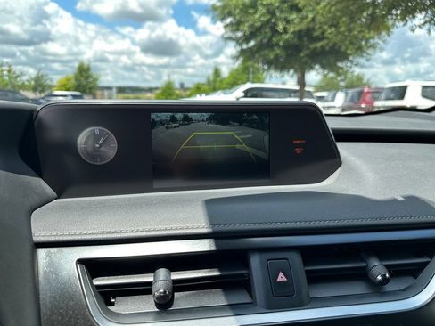 Used 2021 Lexus UX 200 w/ Accessory Package (Z2) FWD image 26