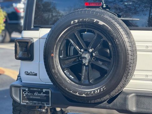 Used 2023 Jeep Wrangler Altitude image 14