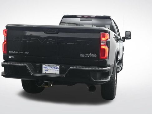 Used 2024 Chevrolet Silverado 3500 High Country w/ High Country Premium Package AWD/4WD image 7