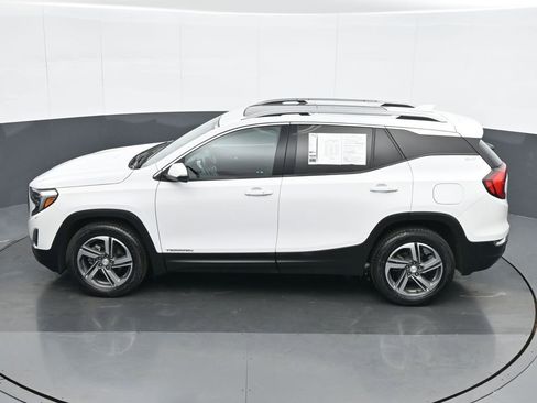 Used 2021 GMC Terrain SLT w/ Infotainment Package II AWD/4WD image 18