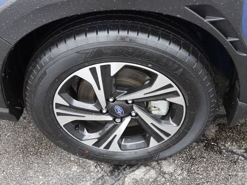 Used 2025 Subaru Crosstrek 2.5i Premium AWD/4WD image 11