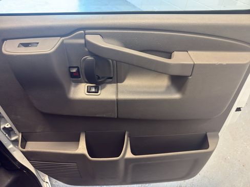 Used 2020 GMC Savana 2500 w/ Driver Convenience Package image 18