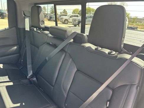 Used 2019 Chevrolet Silverado 1500 LTZ w/ LTZ Plus Package AWD/4WD image 20