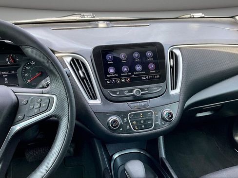 Used 2022 Chevrolet Malibu LT FWD image 9
