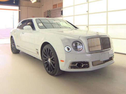 Used 2019 Bentley Mulsanne image 4