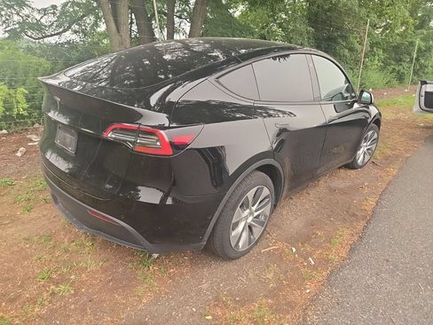 Used 2022 Tesla Model Y Long Range AWD/4WD image 4
