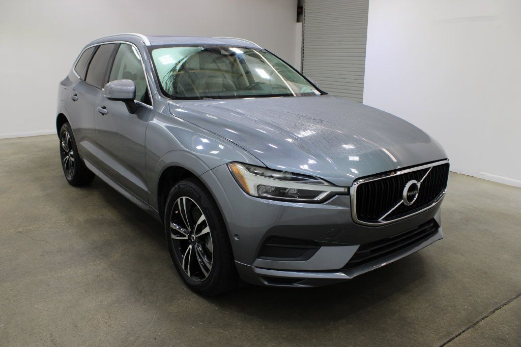 Used 2018 Volvo XC60 T6 Momentum w/ Convenience Package AWD/4WD image 6