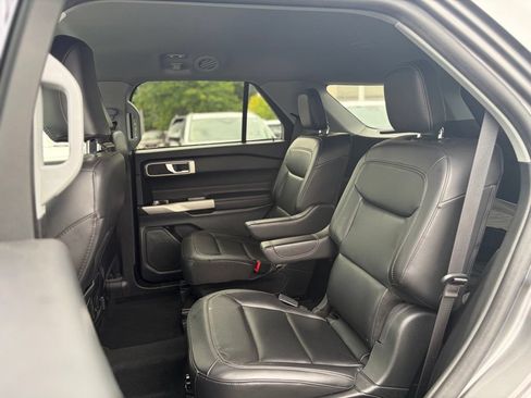 Used 2023 Ford Explorer XLT w/ Equipment Group 202A AWD/4WD image 12