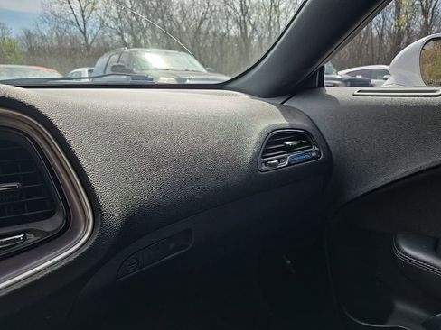 Used 2019 Dodge Challenger R/T Scat Pack w/ Shaker Package image 25