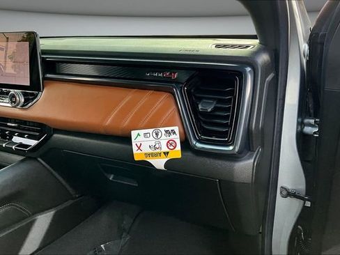 Used 2025 GMC Canyon AT4 AWD/4WD image 27