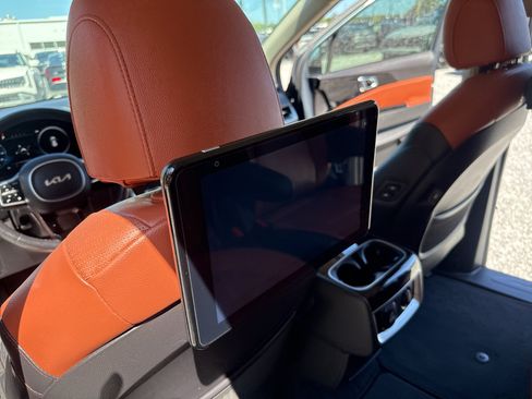 Used 2022 Kia Carnival SX Prestige FWD image 23