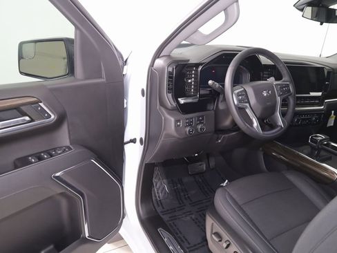 Used 2024 Chevrolet Silverado 1500 LT Trail Boss image 46