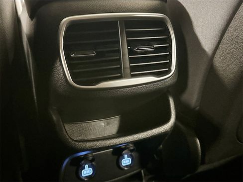 Used 2020 Hyundai Santa Fe SEL w/ Convenience Package image 29