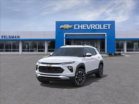 New 2026 Chevrolet TrailBlazer LT w/ Convenience Package FWD image 8