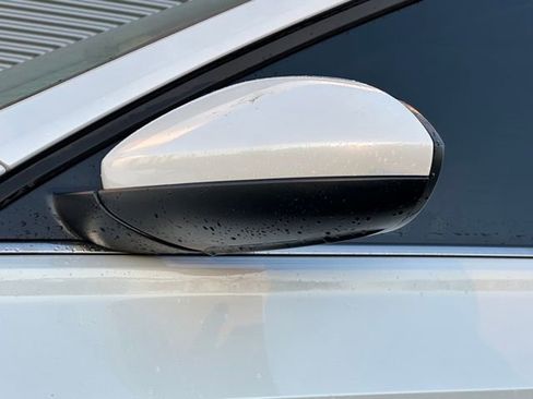 Certified 2023 Volkswagen Jetta SE w/ Panoramic Sunroof Package image 11