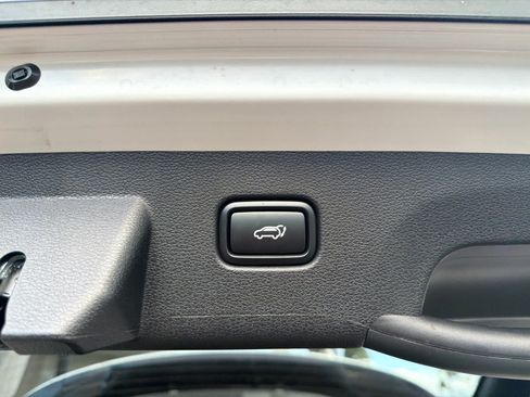 Used 2026 Kia Sportage EX FWD image 13