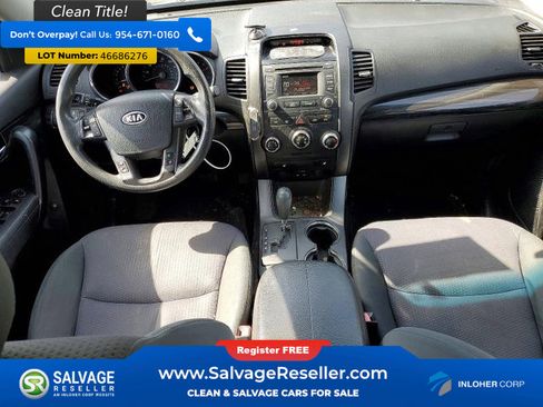 Used 2013 Kia Sorento LX w/ Convenience Pkg image 11