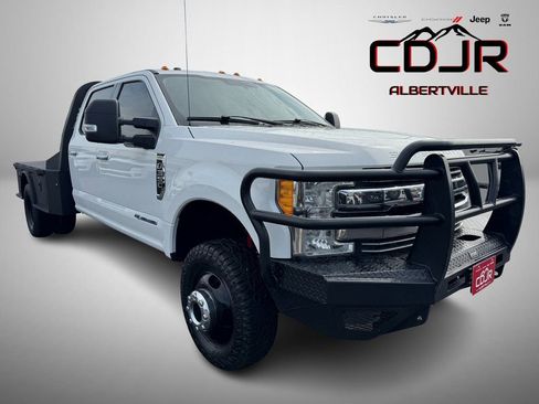 Used 2017 Ford F350 Lariat w/ Chrome Package image 1