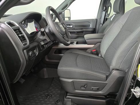 New 2026 RAM 3500 Big Horn AWD/4WD image 16