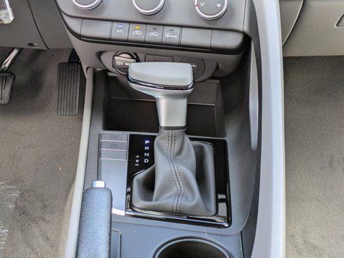 New 2026 Hyundai Elantra SE FWD image 13