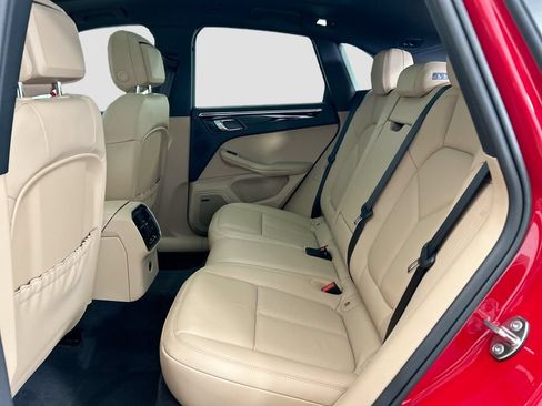 Used 2026 Porsche Macan AWD/4WD image 19