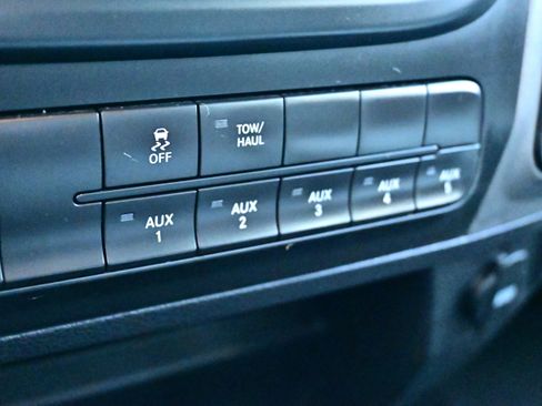 Used 2018 RAM 3500 Tradesman w/ Chrome Appearance Group AWD/4WD image 27