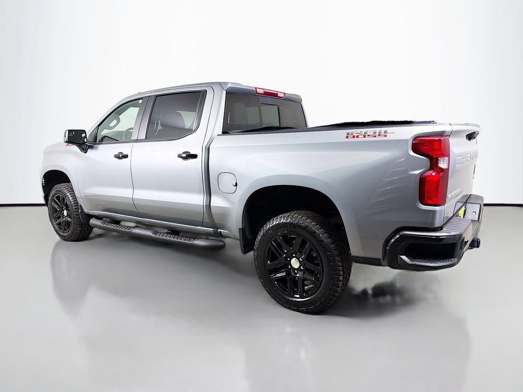 Used 2025 Chevrolet Silverado 1500 LT Trail Boss w/ Convenience Package II AWD/4WD image 8