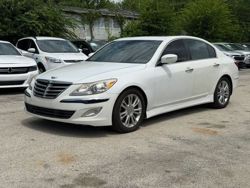 Used 2013 Hyundai Genesis 3.8 w/ Premium Pkg RWD image 6