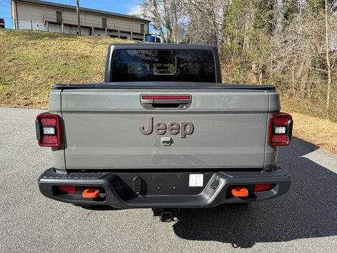 Used 2021 Jeep Gladiator Mojave image 7