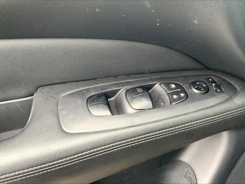 Used 2020 Nissan Pathfinder SV FWD image 33