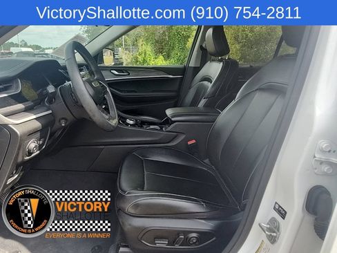 Used 2023 Jeep Grand Cherokee Limited w/ Luxury Tech Group II AWD/4WD image 20