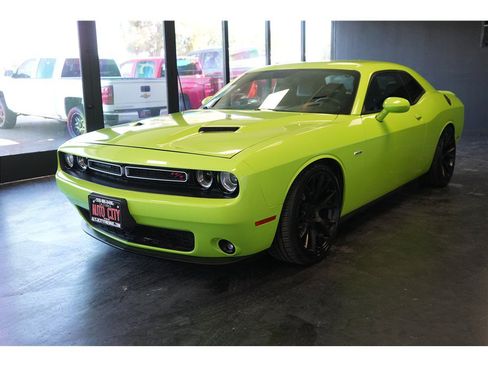 Used 2015 Dodge Challenger R/T Plus RWD image 3
