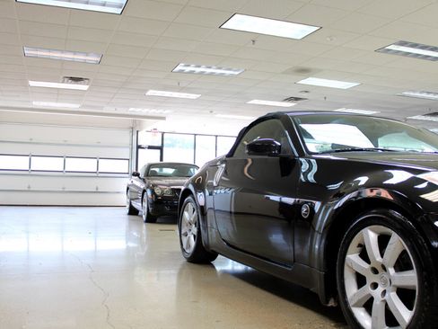 Used 2004 Nissan 350Z Touring image 8