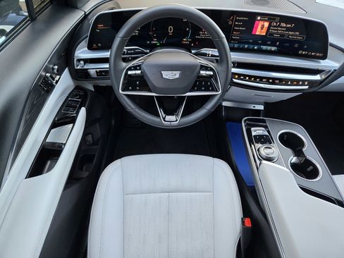 Certified 2024 Cadillac Lyriq Luxury image 11