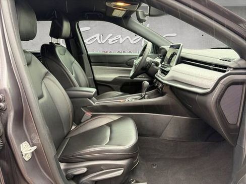 Used 2024 Jeep Compass Latitude image 24