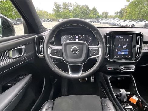 Used 2021 Volvo XC40 T5 R-Design w/ Climate Package AWD/4WD image 17