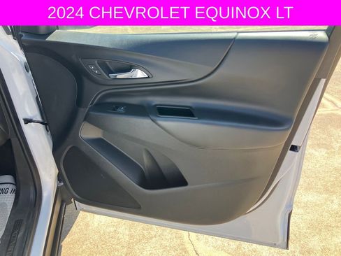 Used 2024 Chevrolet Equinox LT AWD/4WD image 14